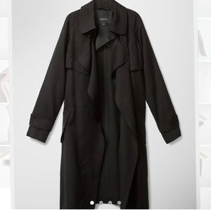 Aritzia Babaton Black Lawson Trench Coat in black